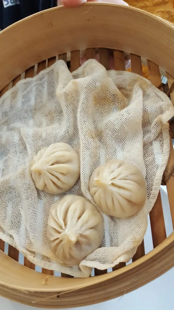 Raviolis Au Porc Avec Son Bouillon